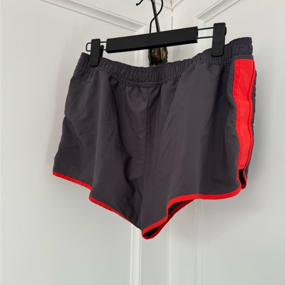 SOLD: 🏷️ NWT - Reebok Shorts - Picture 7 of 12